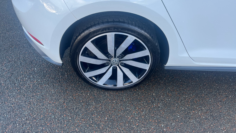 Volkswagen Golf 1.4 TSI GTE Advance 5dr DSG Hatchback